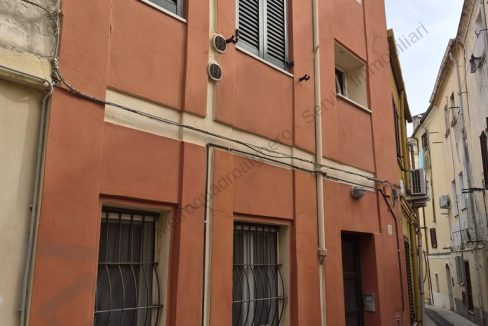Vendita bilocale primo piano centro storico sassari via infermeria san pietro